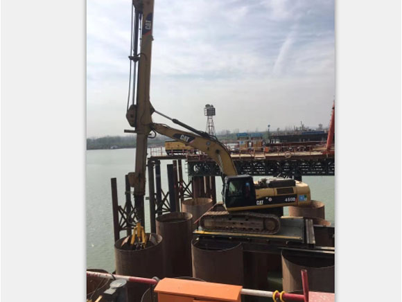 伸縮臂挖掘機租賃